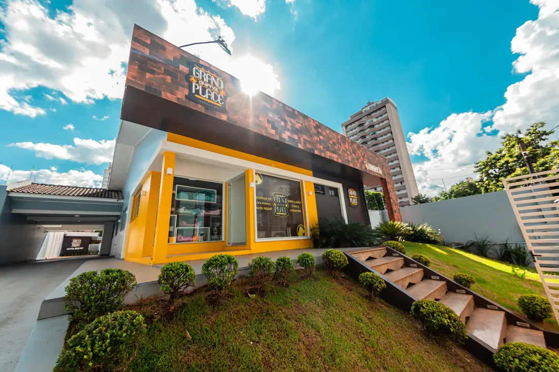 Fachada da Grand Animal Place na Rua Afonso Pena, em Cascavel